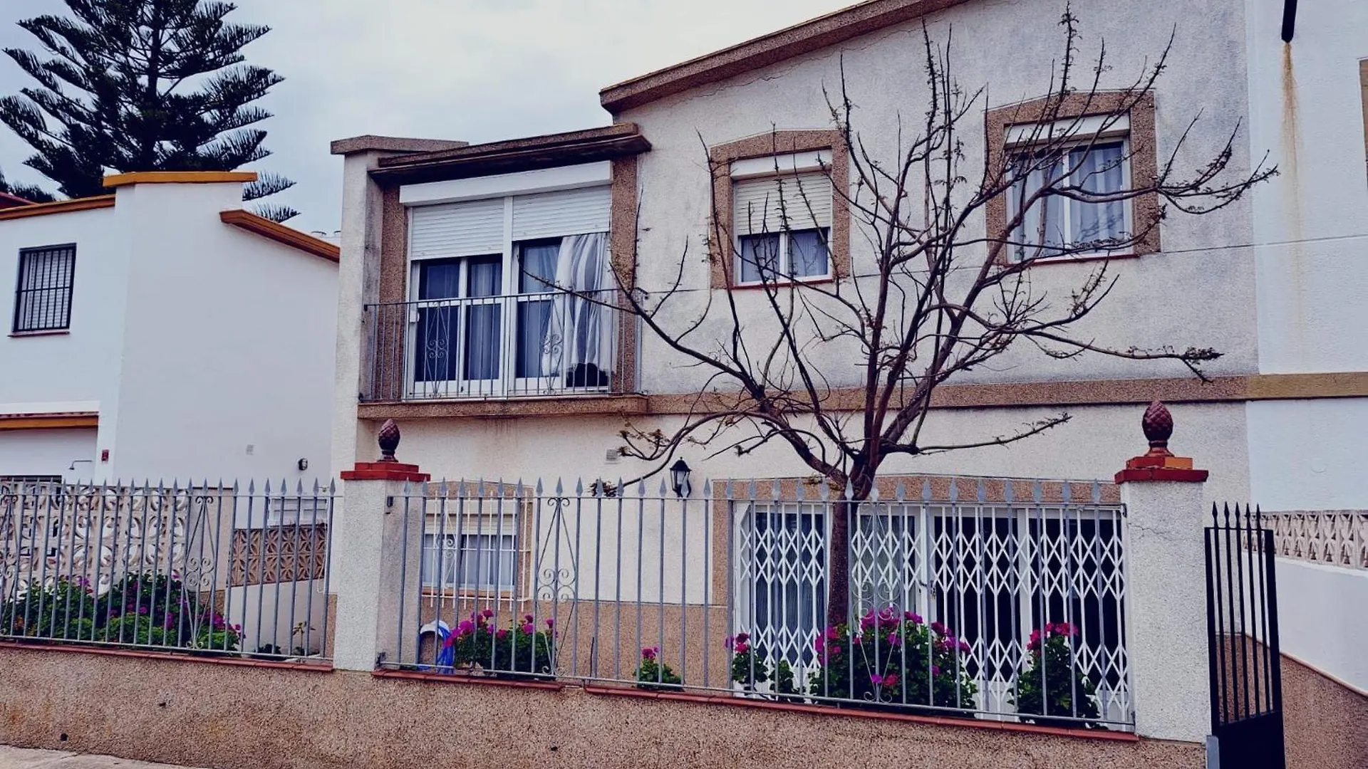 Villa Rosa En Primera Linea De Playa Conil De La Frontera
